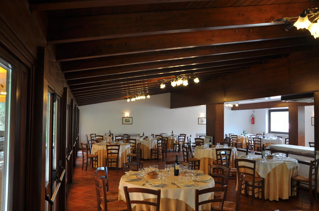 Agriturismo Ricciardelli Villa Contrada  Bagian luar foto