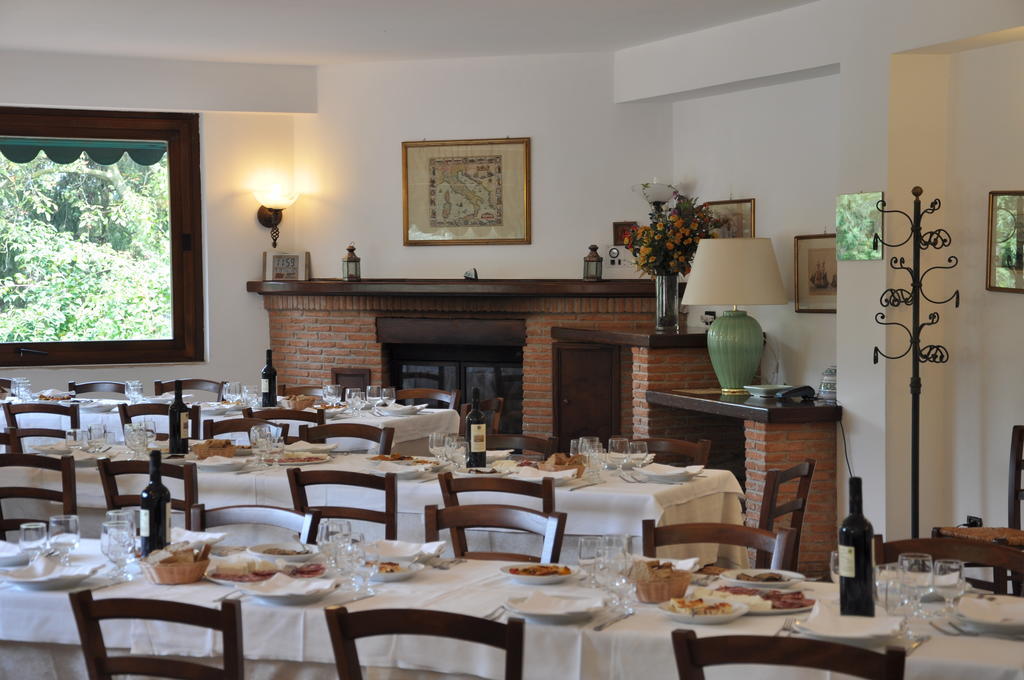 Agriturismo Ricciardelli Villa Contrada  Bagian luar foto