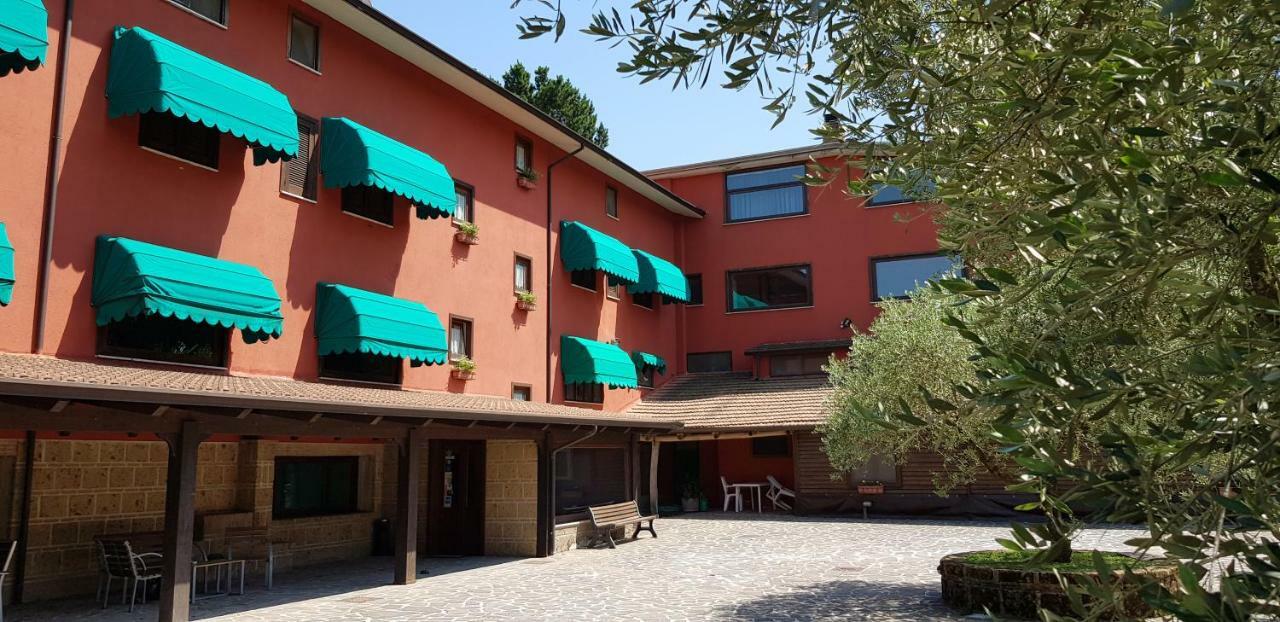 Agriturismo Ricciardelli Villa Contrada  Bagian luar foto