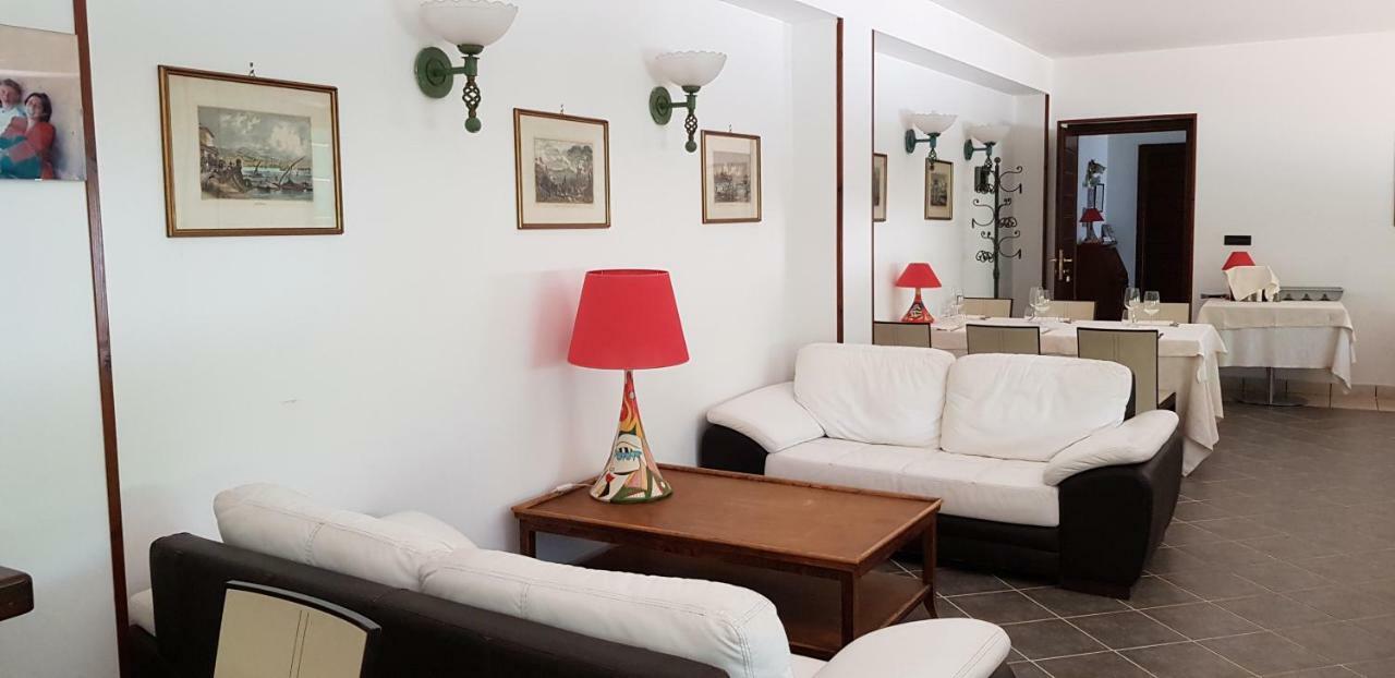 Agriturismo Ricciardelli Villa Contrada  Bagian luar foto