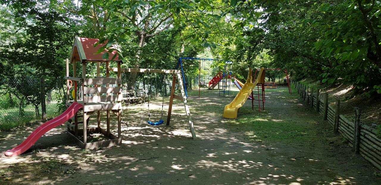 Agriturismo Ricciardelli Villa Contrada  Bagian luar foto