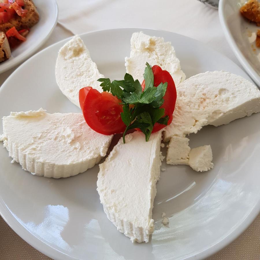 Agriturismo Ricciardelli Villa Contrada  Bagian luar foto